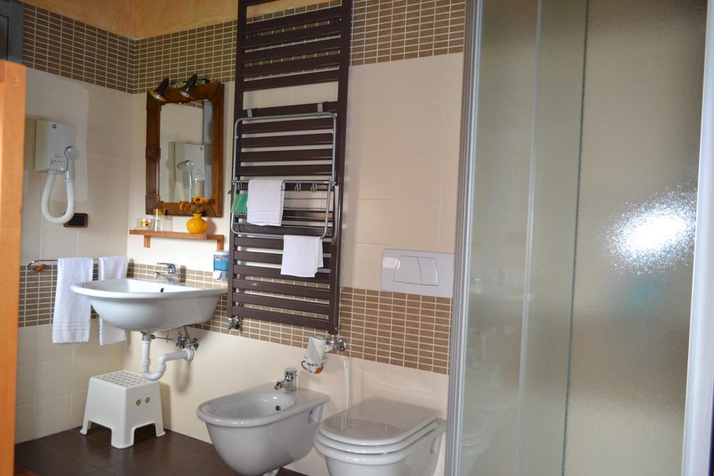 B&B Edera Castagnole Piemonte Экстерьер фото